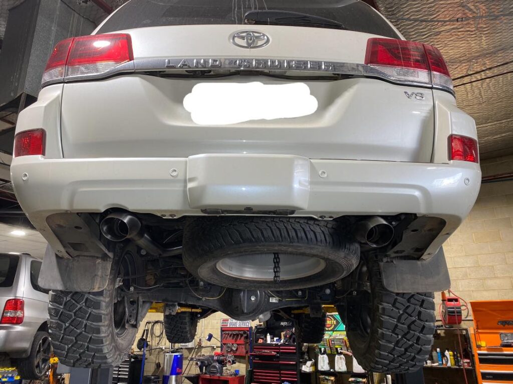 Landcruiser with Custom Exhausts